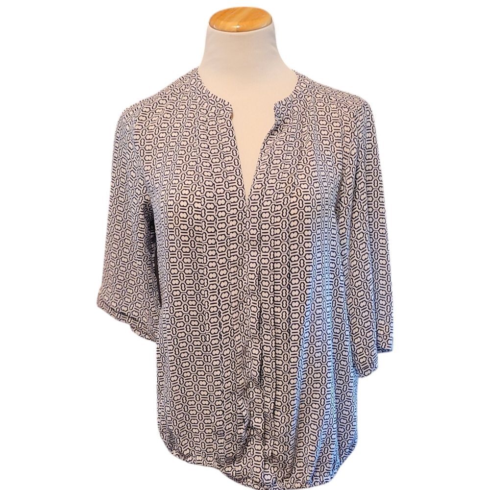 Dressbarn Pleated Geometric Blue and White Blouse Womens M